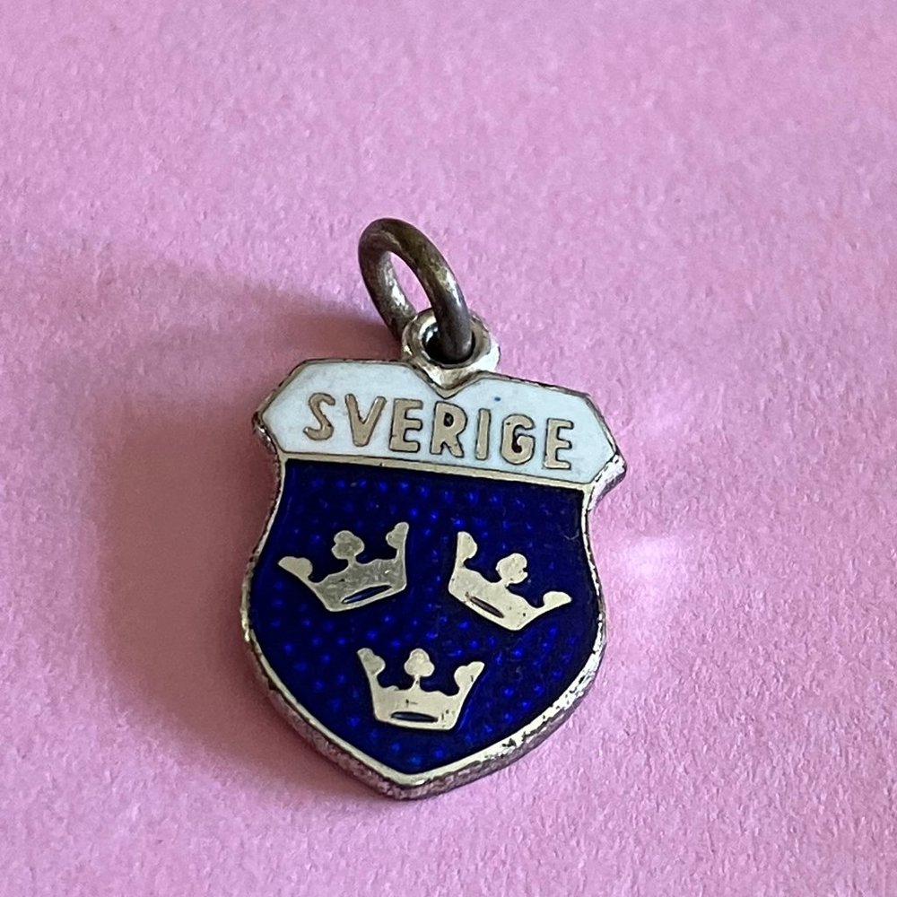 Vintage SVERIGE Enamel Travel Shield Bracelet Charm
